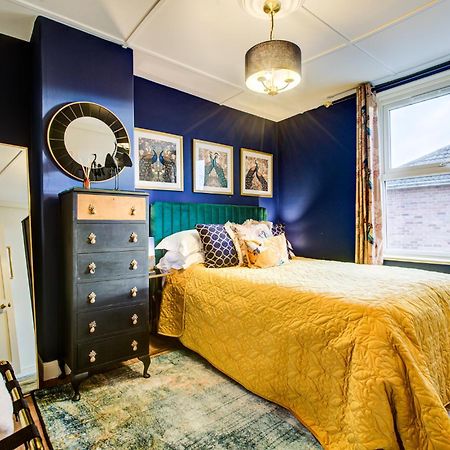Queens Cottage, Wivenhoe Stylish, Plush, Cosy, Convenient & Quirky, 2X Double Bed Period Cottage Plus Patio - 9 Min Walk Train, 4 Min Walk High Street Pubs, Restaurants, Shops 外观 照片