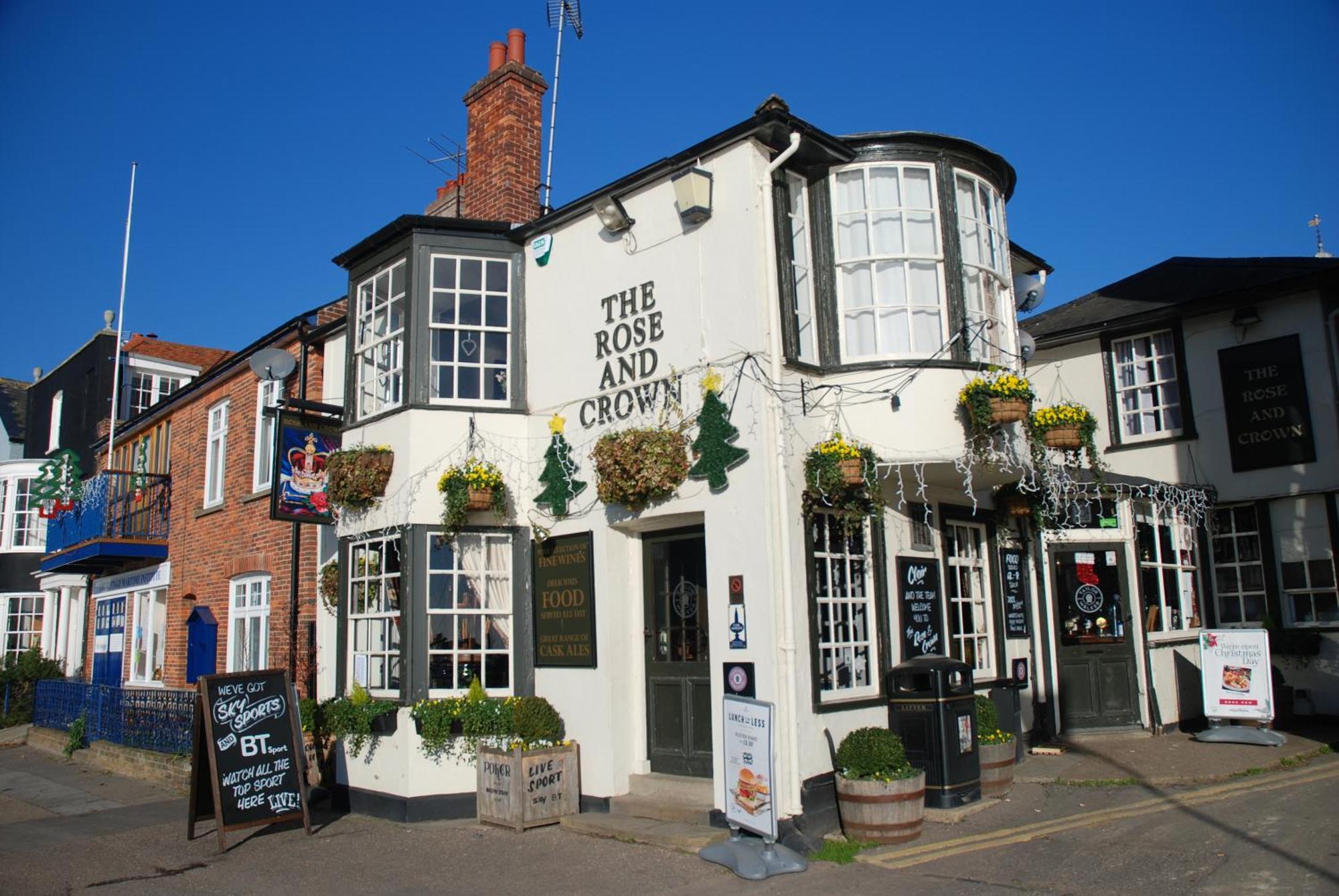 Queens Cottage, Wivenhoe Stylish, Plush, Cosy, Convenient & Quirky, 2X Double Bed Period Cottage Plus Patio - 9 Min Walk Train, 4 Min Walk High Street Pubs, Restaurants, Shops 外观 照片