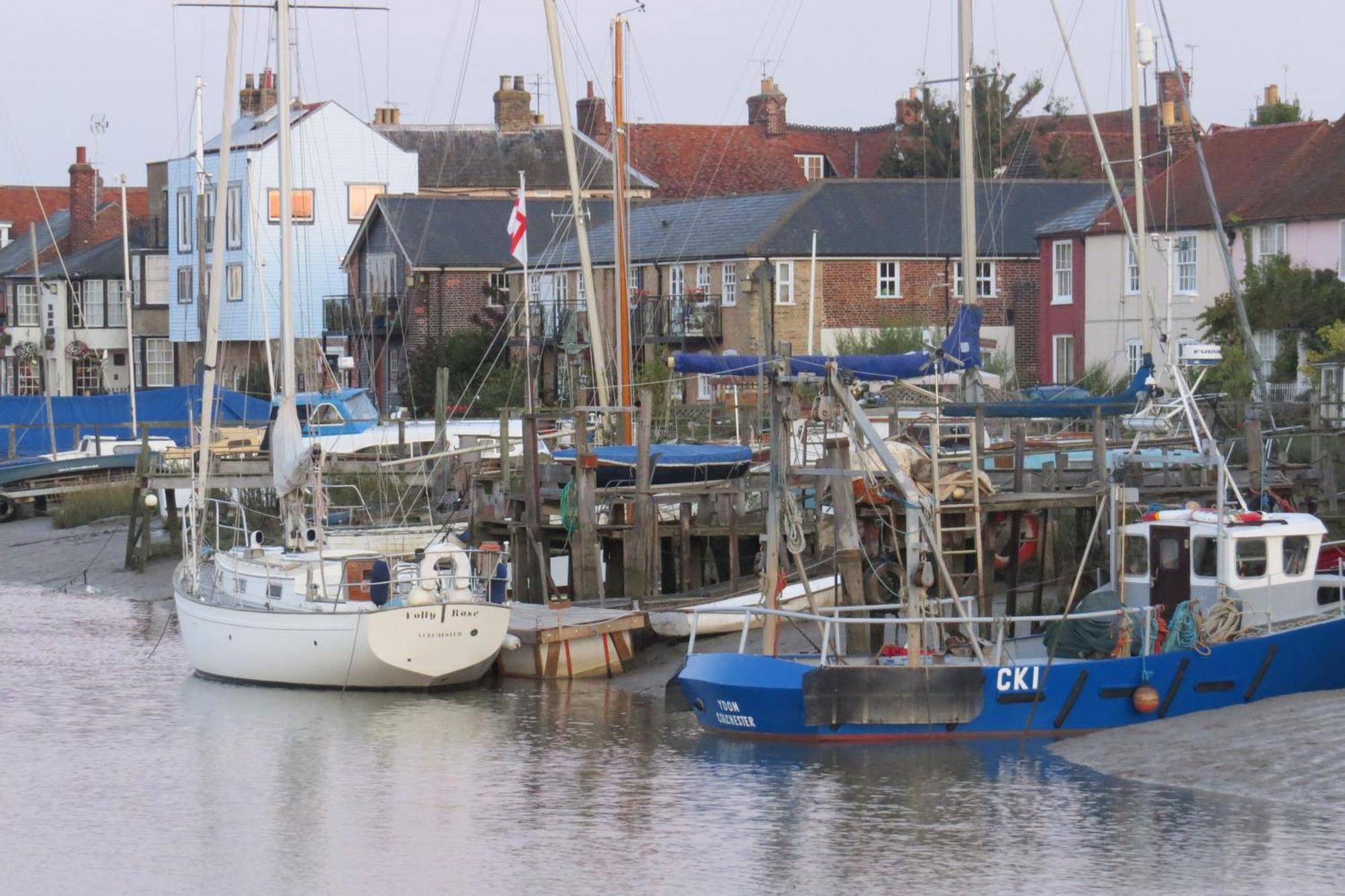 Queens Cottage, Wivenhoe Stylish, Plush, Cosy, Convenient & Quirky, 2X Double Bed Period Cottage Plus Patio - 9 Min Walk Train, 4 Min Walk High Street Pubs, Restaurants, Shops 外观 照片