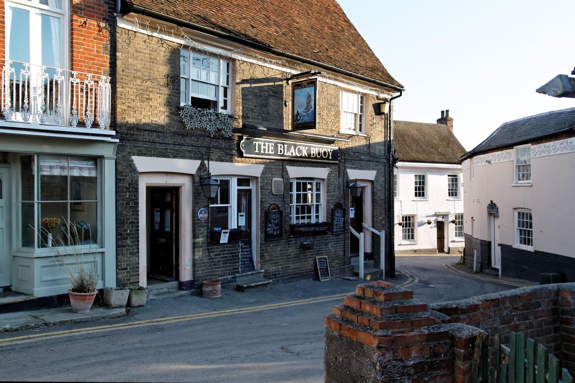 Queens Cottage, Wivenhoe Stylish, Plush, Cosy, Convenient & Quirky, 2X Double Bed Period Cottage Plus Patio - 9 Min Walk Train, 4 Min Walk High Street Pubs, Restaurants, Shops 外观 照片