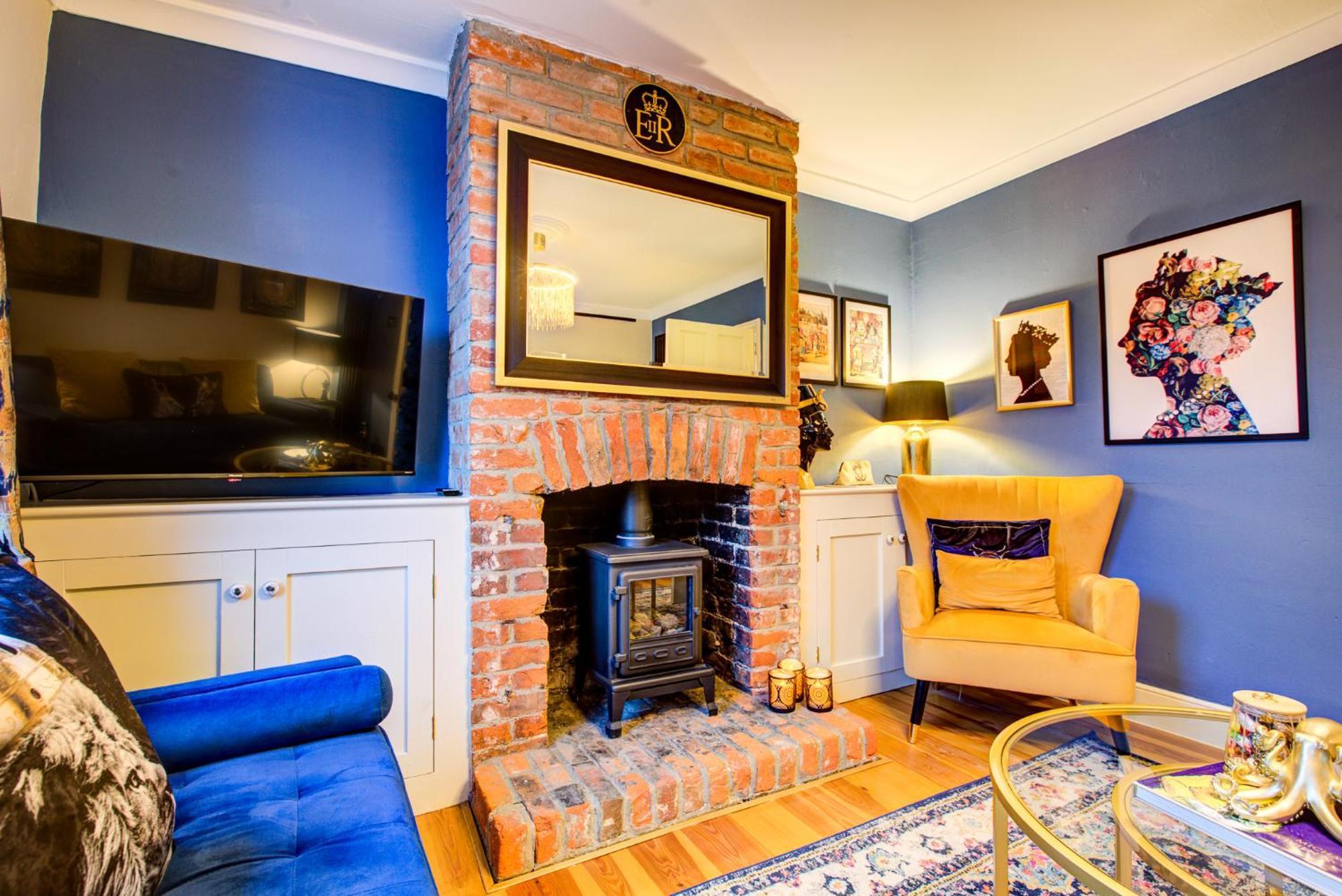 Queens Cottage, Wivenhoe Stylish, Plush, Cosy, Convenient & Quirky, 2X Double Bed Period Cottage Plus Patio - 9 Min Walk Train, 4 Min Walk High Street Pubs, Restaurants, Shops 外观 照片