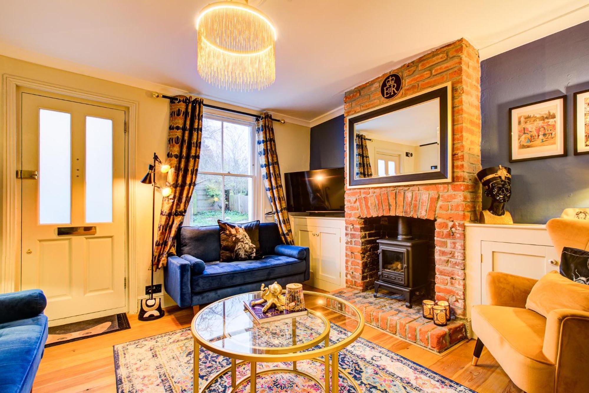 Queens Cottage, Wivenhoe Stylish, Plush, Cosy, Convenient & Quirky, 2X Double Bed Period Cottage Plus Patio - 9 Min Walk Train, 4 Min Walk High Street Pubs, Restaurants, Shops 外观 照片